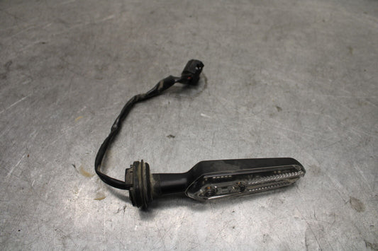 22-24 YAMAHA XSR900 RIGHT FRONT TURN SIGNAL LIGHT INDICATOR BB683