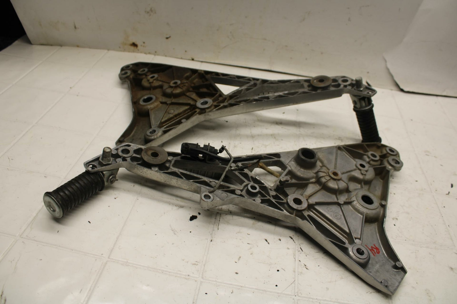 86-89 YAMAHA FJ1200 RIGHT LEFT REARSETS REAR SET DRIVER FOOT PEGS  BB11