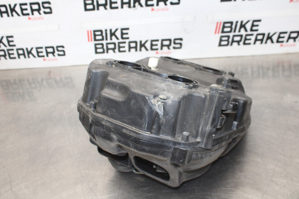 06-07 HONDA INTERCEPTOR 800 VFR800 AIRBOX AIR INTAKE FILTER BOX BB917