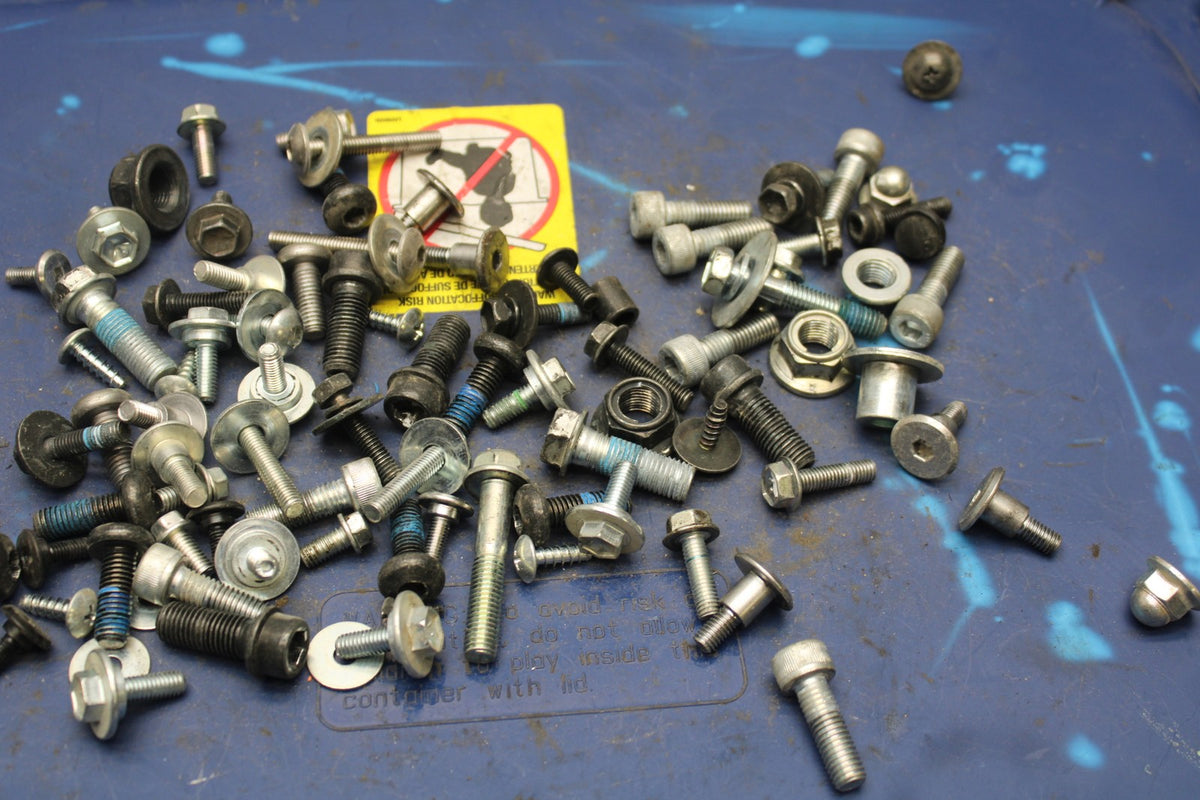 24-25 SUZUKI GSXR1000 MOUNTING BOLTS HARDWARE MOTOR SCREWS BB767