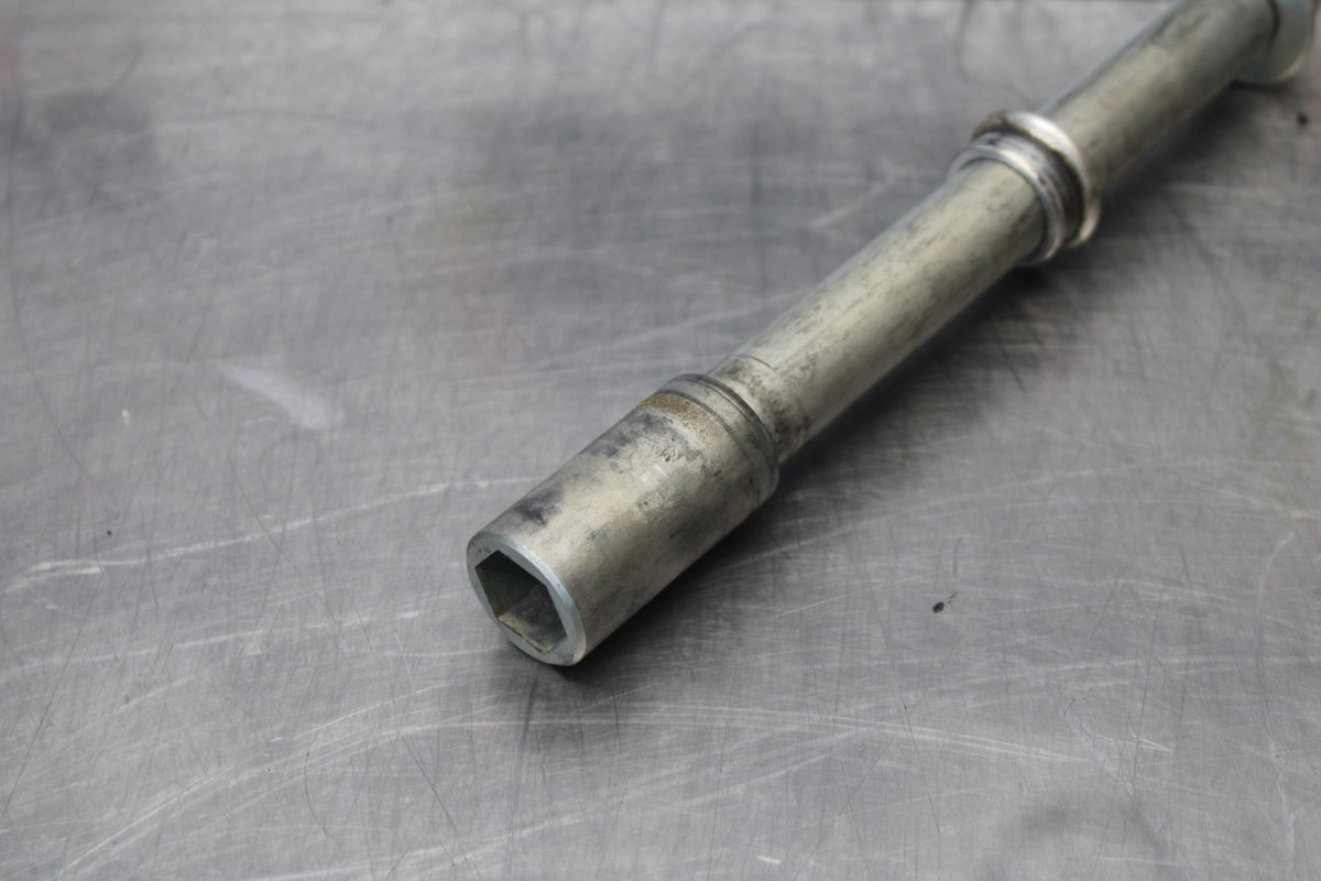 15-26 SUZUKI GSXR600 FRONT WHEEL RIM AXLE PIVOT BOLT BB888