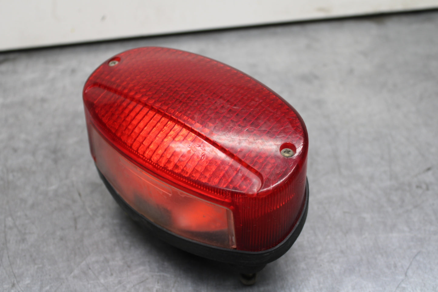 02-03 YAMAHA V STAR 1100 TAILLIGHT REAR TAIL BRAKE LIGHT BB124