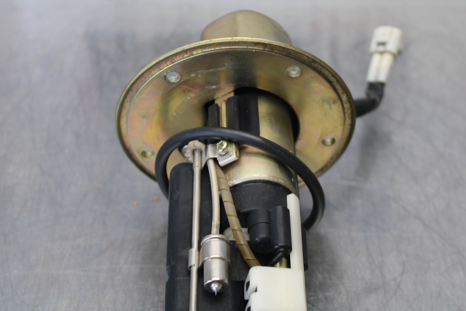 03 SUZUKI SV650S FUEL PUMP GAS PETROL SENDER UNIT