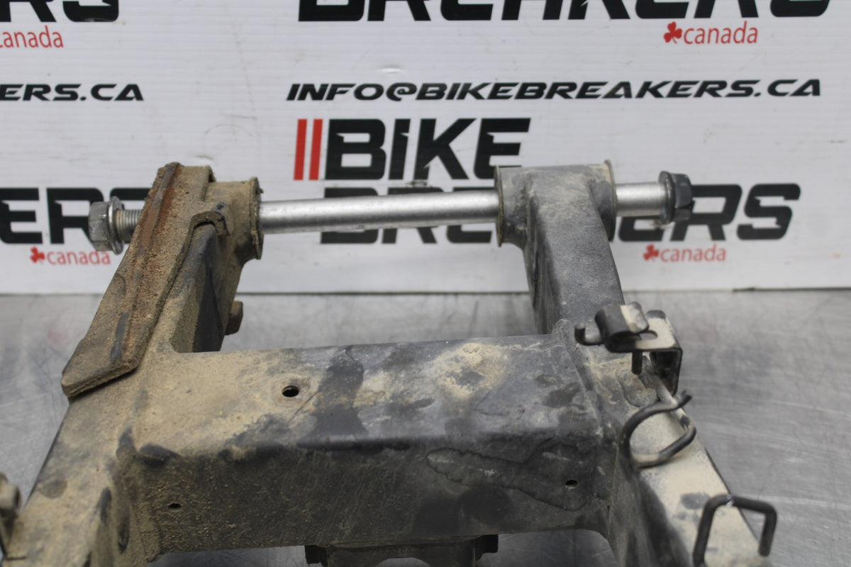 18-23 KAWASAKI NINJA 400 EX400 ABS REAR SWINGARM BACK SUSPENSION SWING ARM BB795