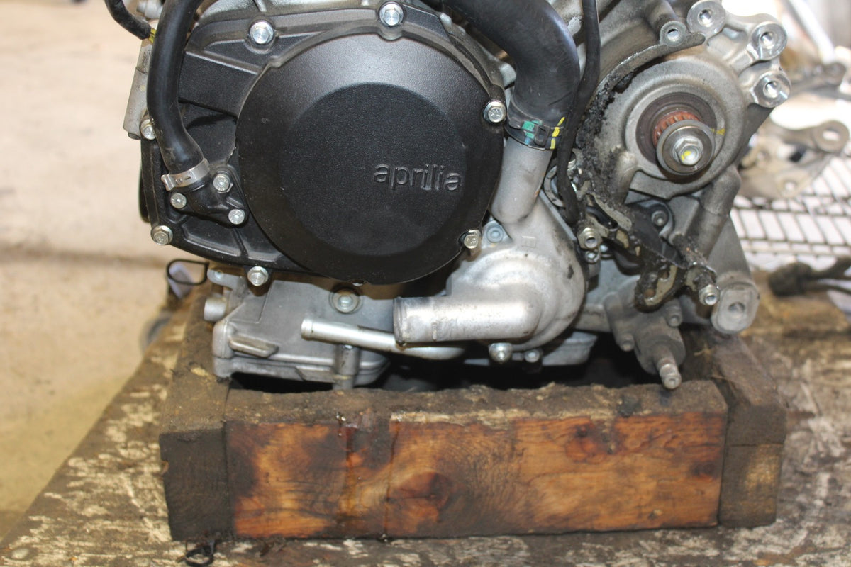 16 APRILIA TUONO V4 1100 ENGINE MOTOR BB905