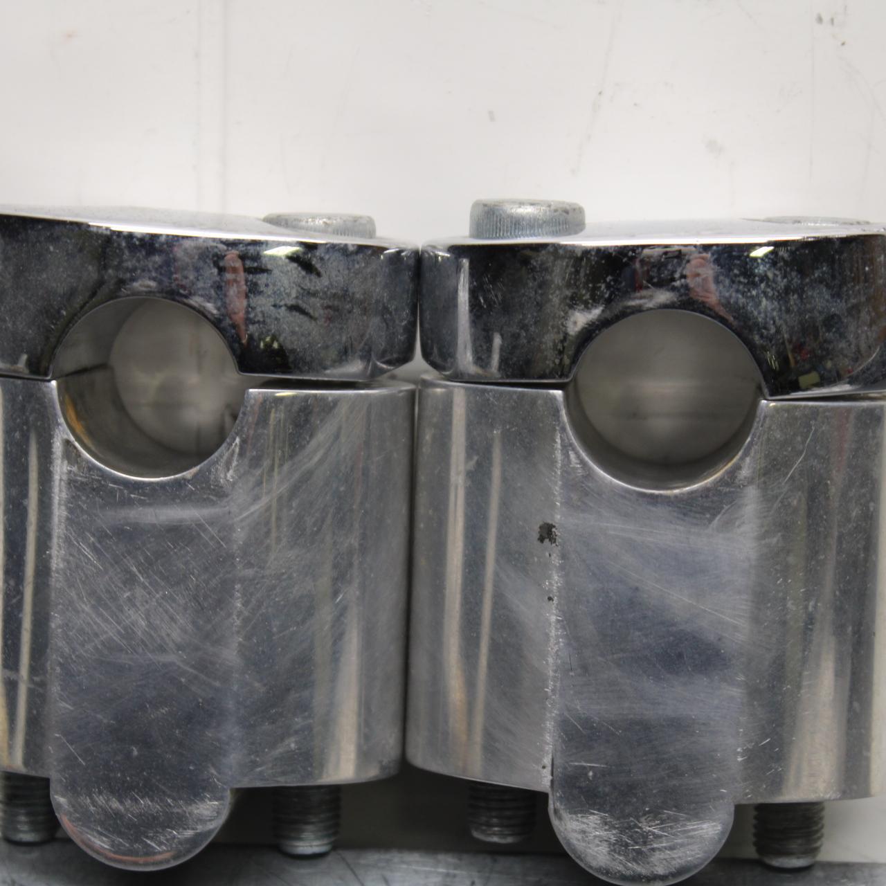 2006 Kawasaki Vulcan 900 VN900B Classic HANDLEBAR RISERS BB585