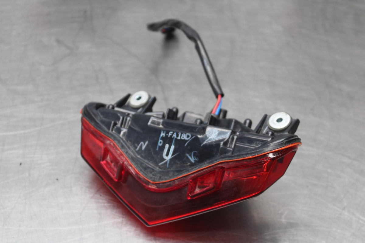 12-16 KAWASAKI NINJA 650 EX650F ABS REAR TAIL TAILLIGHT BACK BRAKE LIGHT BB860
