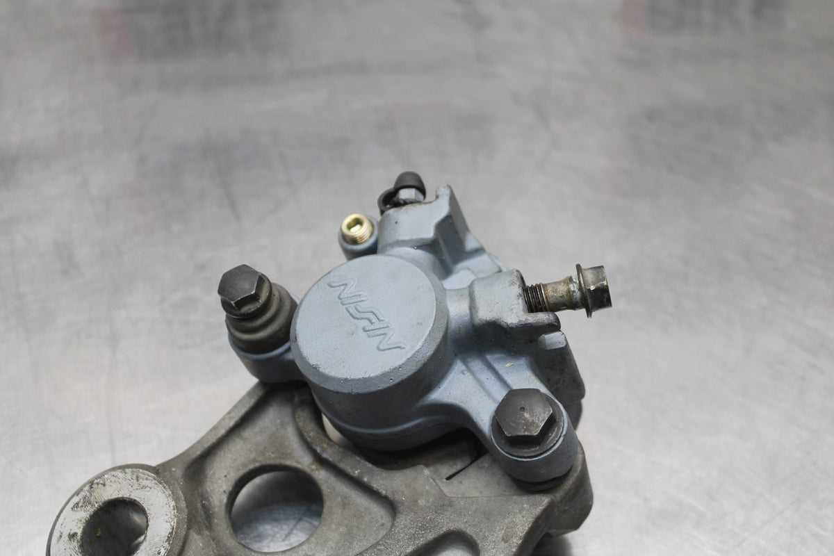 01-06 HONDA CBR600F4I REAR BACK BRAKE CALIPER W MOUNT BRACKET BB778