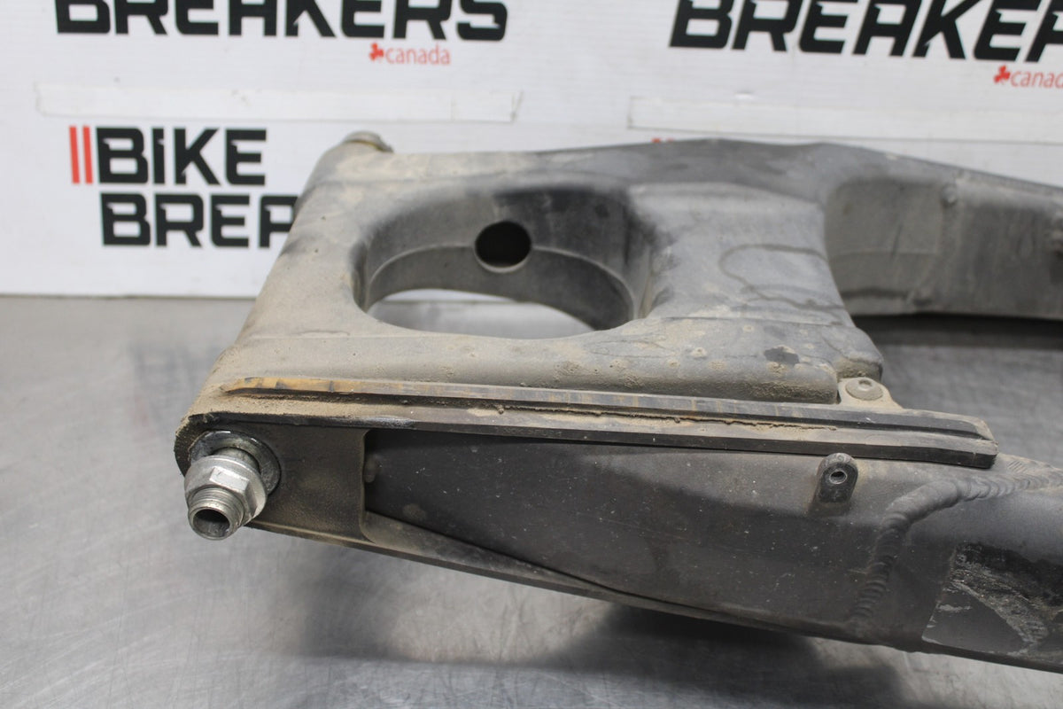 08-09 KAWASAKI NINJA ZX14R REAR SWINGARM BACK SUSPENSION SWING ARM BB932