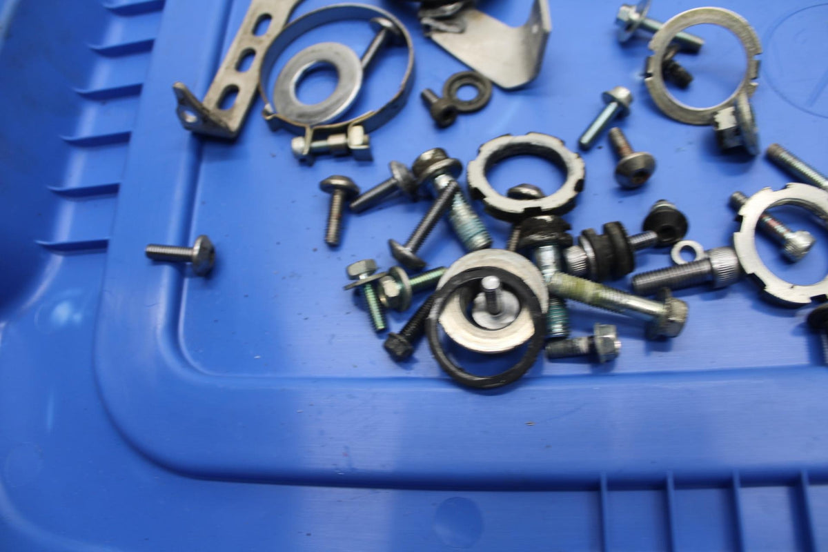 2013 Yamaha YZF R1 REAR BACK SUBFRAME SUB FRAME MOUNTING BOLTS HARDWARE  BB507