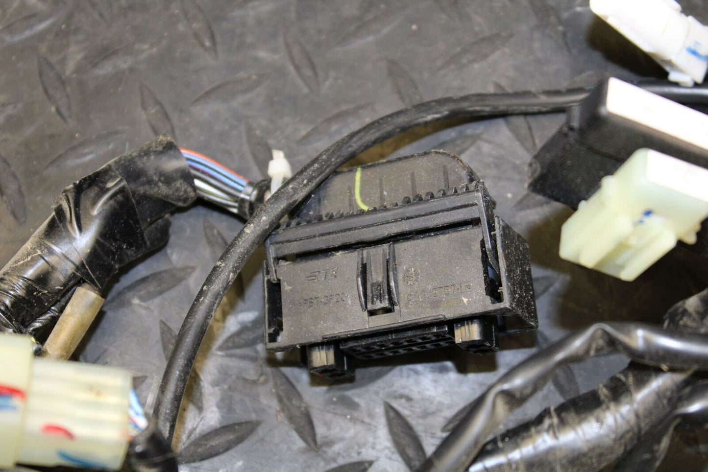 19 YAMAHA YZF R3 MAIN ENGINE WIRING HARNESS MOTOR WIRE LOOM BB177