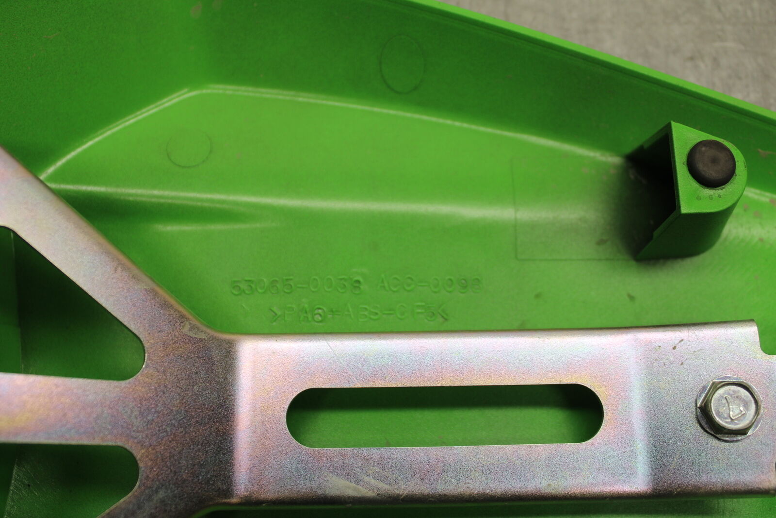 16 KAWASAKI NINJA ZX10R REAR SEAT SOLO COWL FAIRING COVER 99994-0667-51B BB650