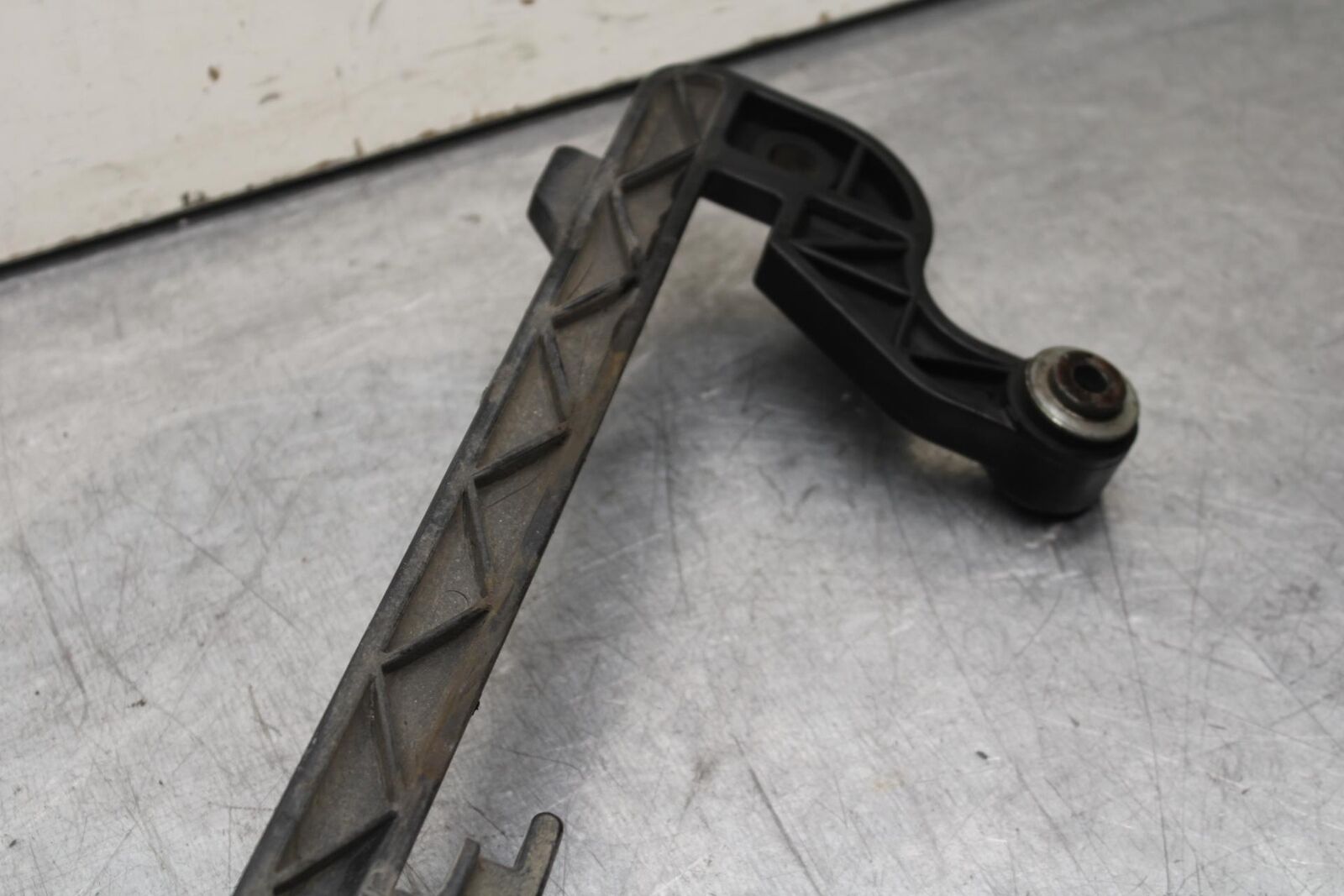 1999 Honda ST1100 LEFT PANNIER RACK RAIOL BRACKET BB222