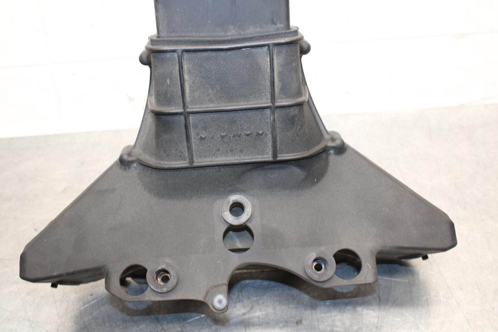 2011 Kawasaki Ninja ZX6R ZX600R RAM AIR INTAKE TUBE DUCT 39045-0039 BB587