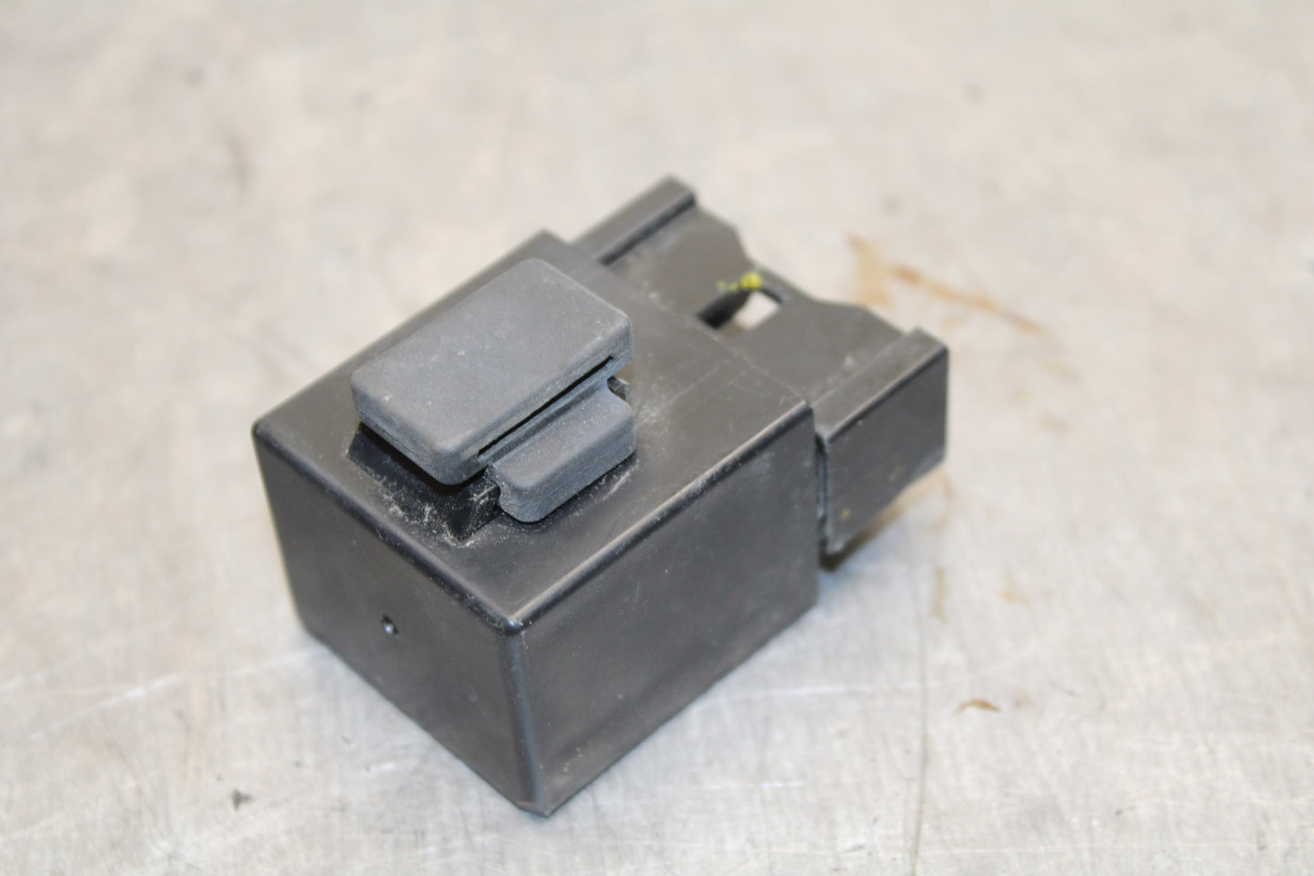 08-09 YAMAHA YZF R6S RELAY ASSEMBLY BOX BB115