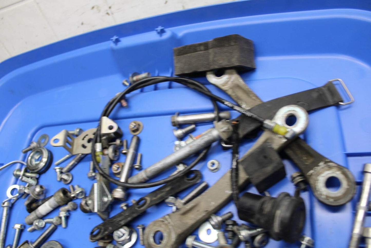 07-08 KAWASAKI CONCOURS 1400 ABS LEFTOVER BOLTS SCREWS BB449