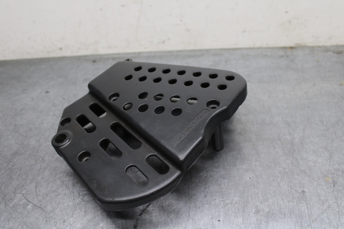 91-92 SUZUKI GSXR750 M  ENGINE SPROCKET COVER BB125