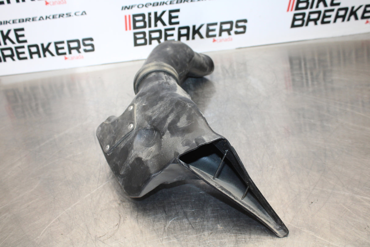 05-06 HONDA CBR600RR RIGHT LEFT AIR INTAKE DUCTS BB159