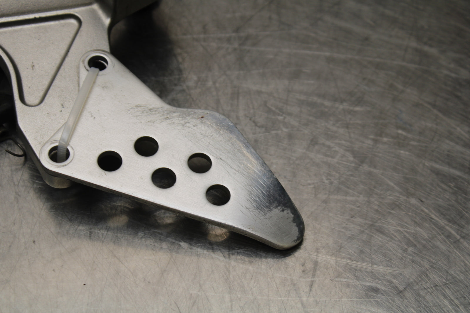 04-05 KAWASAKI NINJA ZX10R RIGHT LEFT REARSETS REAR SET DRIVER FOOT PEGS  BB163