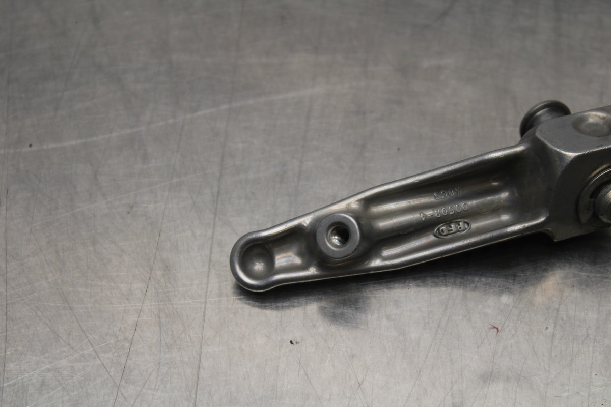 07-08 KAWASAKI NINJA ZX6R RIGHT FRONT FOOT REST PEG STEP BB199