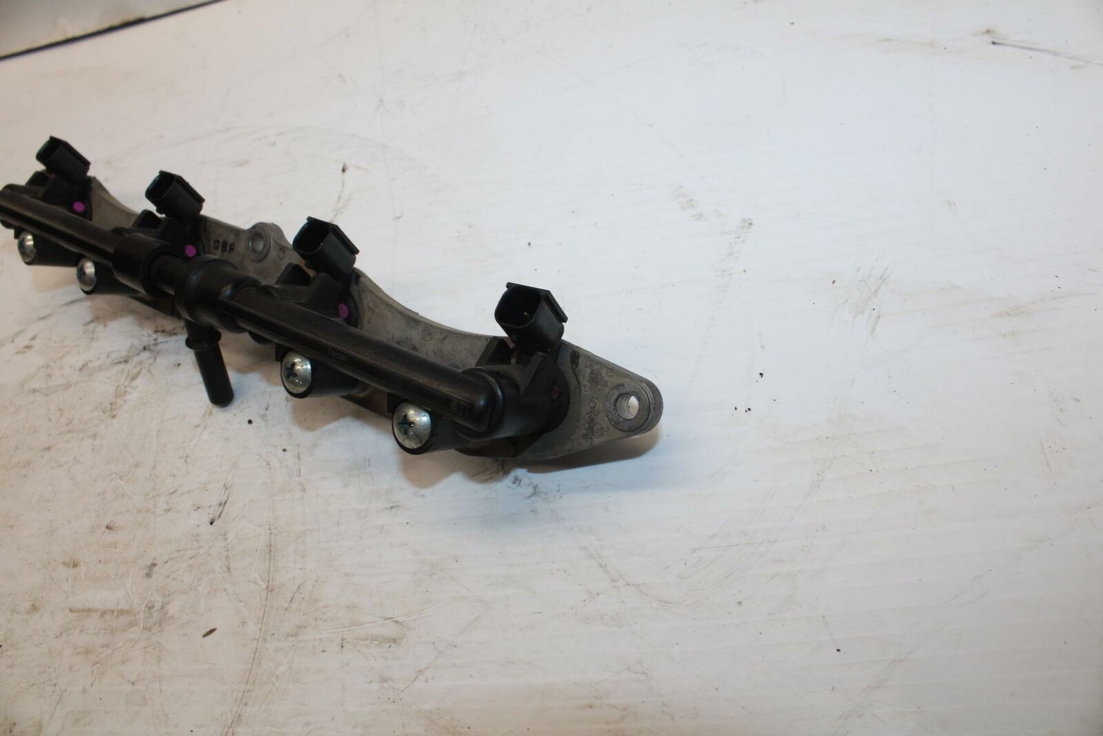 09-12 KAWASAKI NINJA ZX6R SECONDARY FUEL INJECTORS TOP AIRBOX GAS RAIL BB272