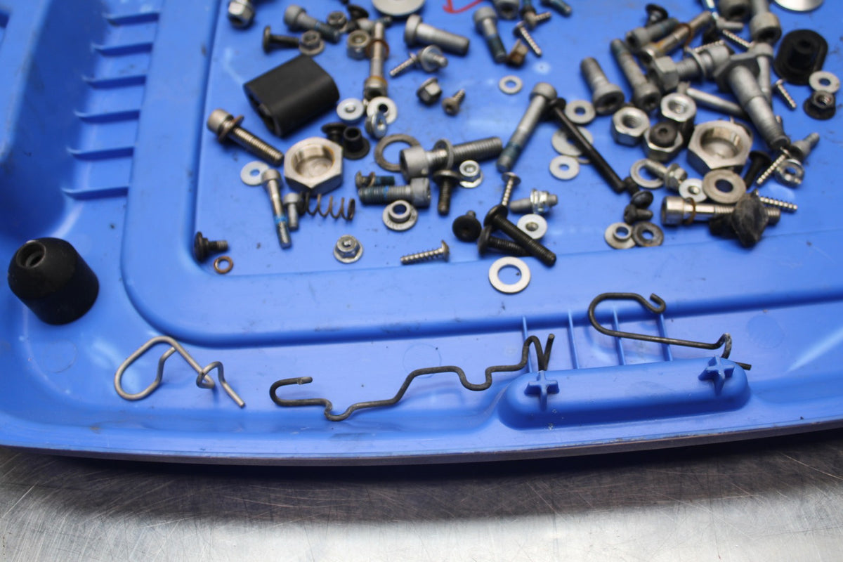 19 MOTO GUZZI V7 III BOLTS HARDWARE MOTOR SCREWS BB831