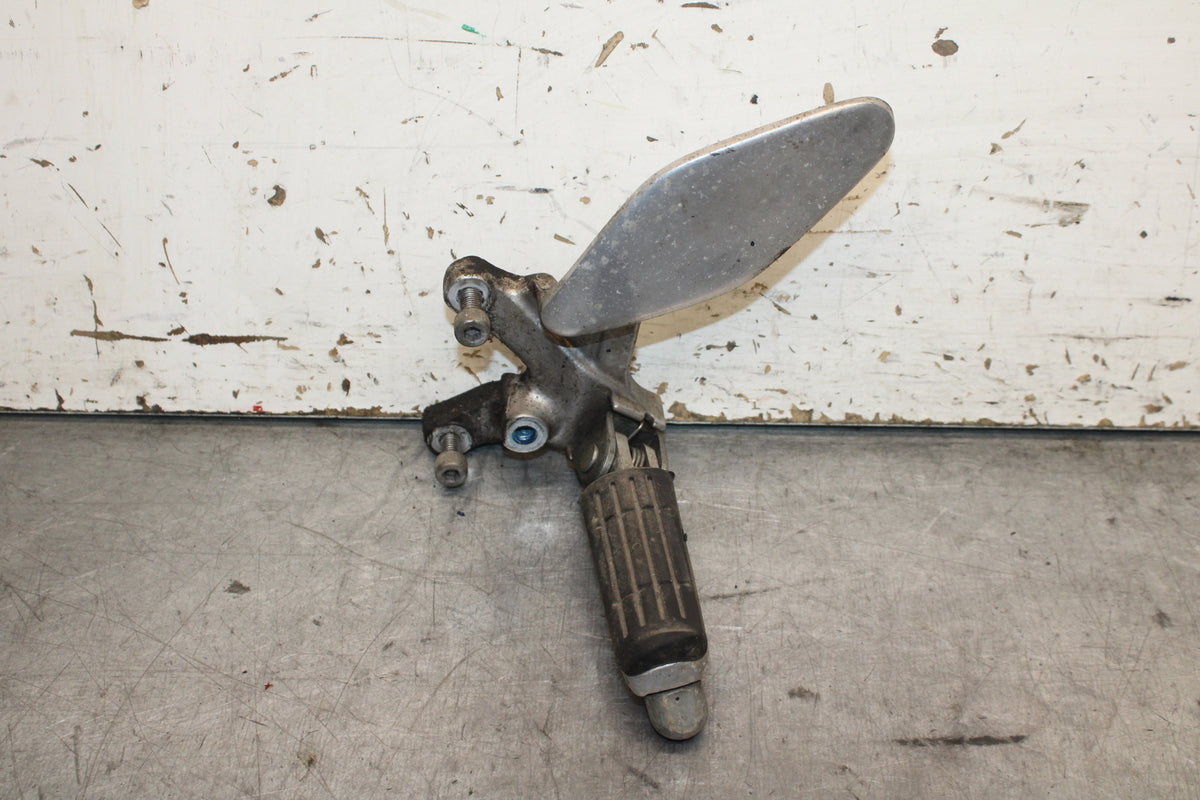 96-07 YAMAHA YZF600R LEFT REARSET REAR SET DRIVER FOOT PEG REST STOP  BB746