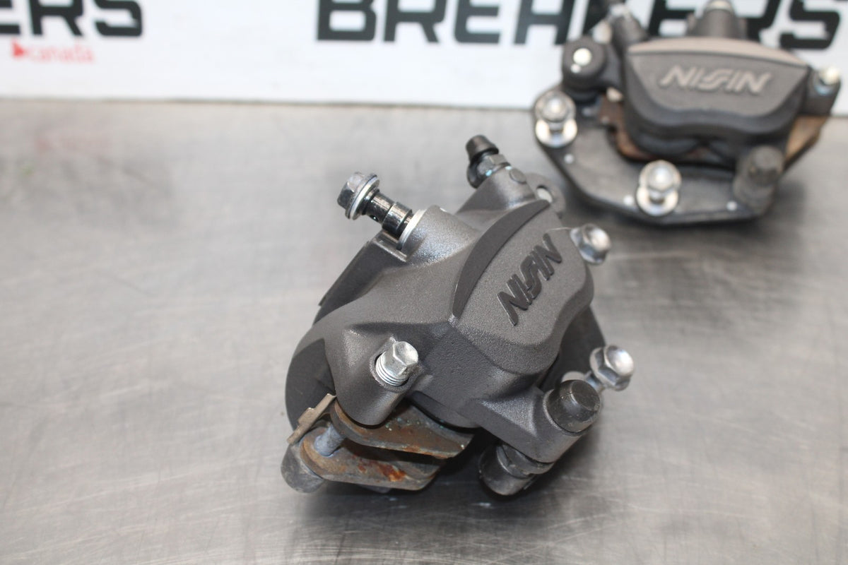 23 KAWASAKI NINJA 650 EX650 RIGHT LEFT FRONT BRAKE CALIPER SET PAIR BB920