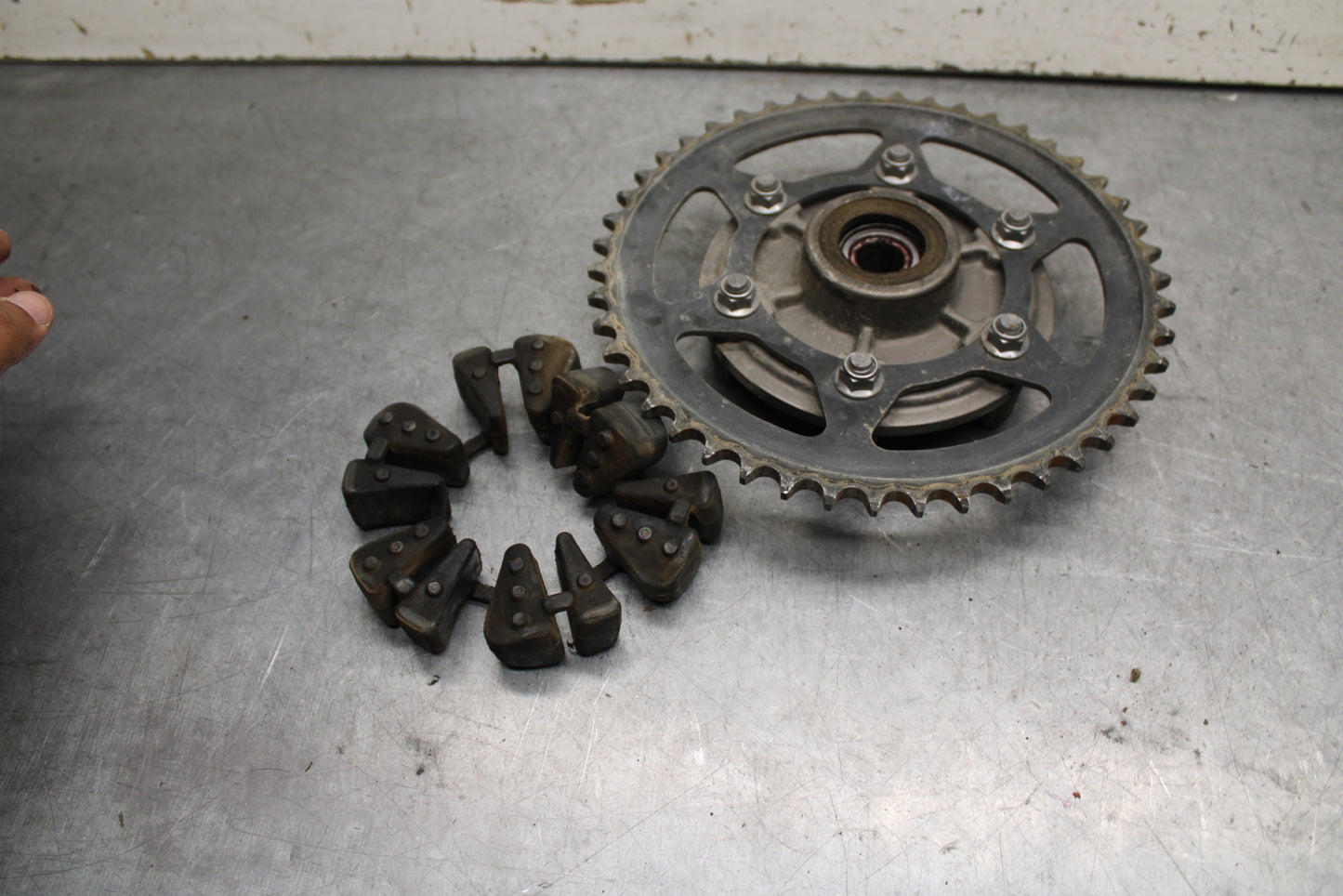 09-11 TRIUMPH DAYTONA 675 REAR BACK SPROCKET HUB BB652