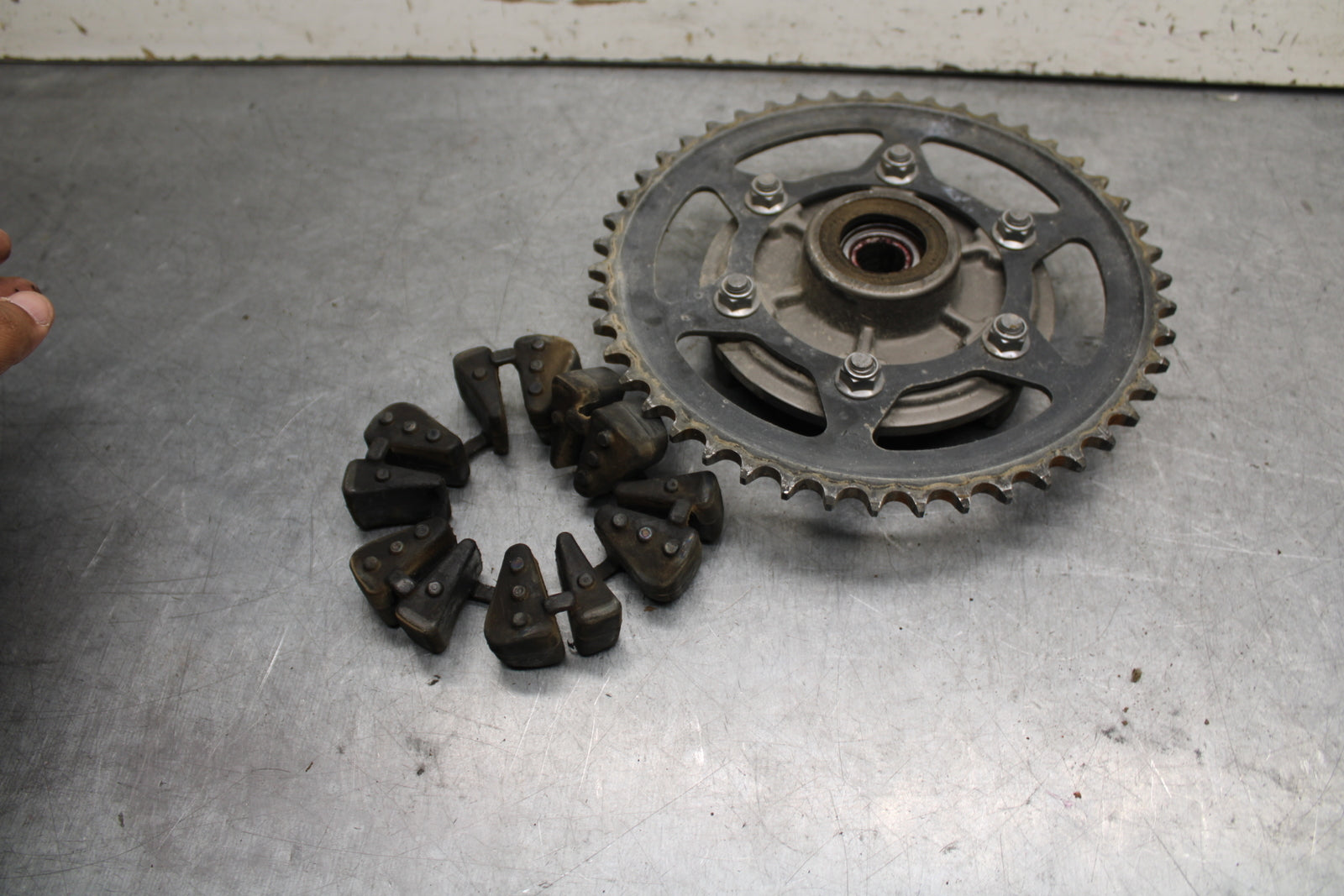 09-11 TRIUMPH DAYTONA 675 REAR BACK SPROCKET HUB BB652