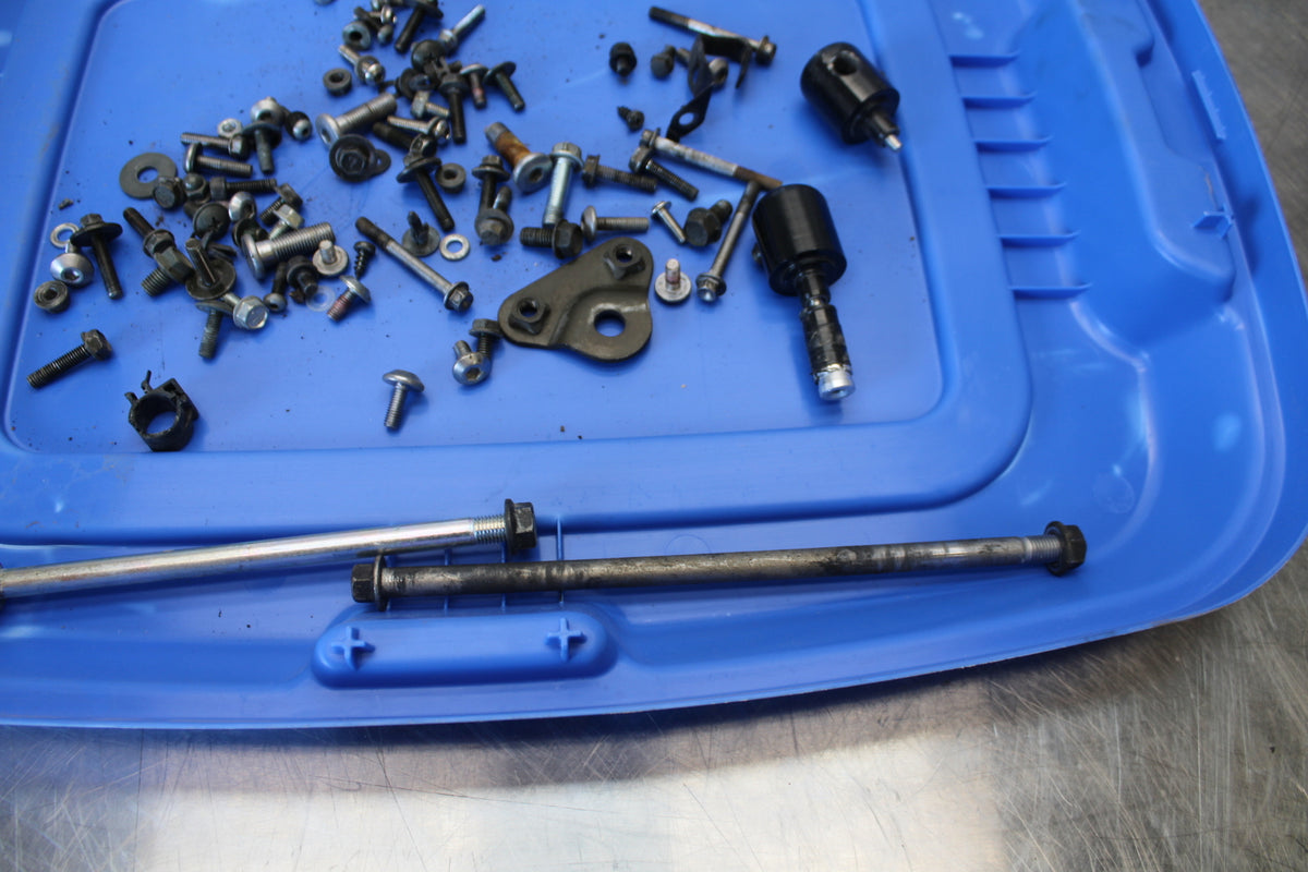 03-06 KAWASAKI Z1000 MOUNTING BOLTS HARDWARE MOTOR SCREWS BB164