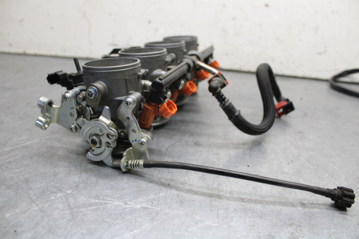 13-18 KAWASAKI NINJA ZX6R MAIN FUEL INJECTORS / THROTTLE BODIES BB682