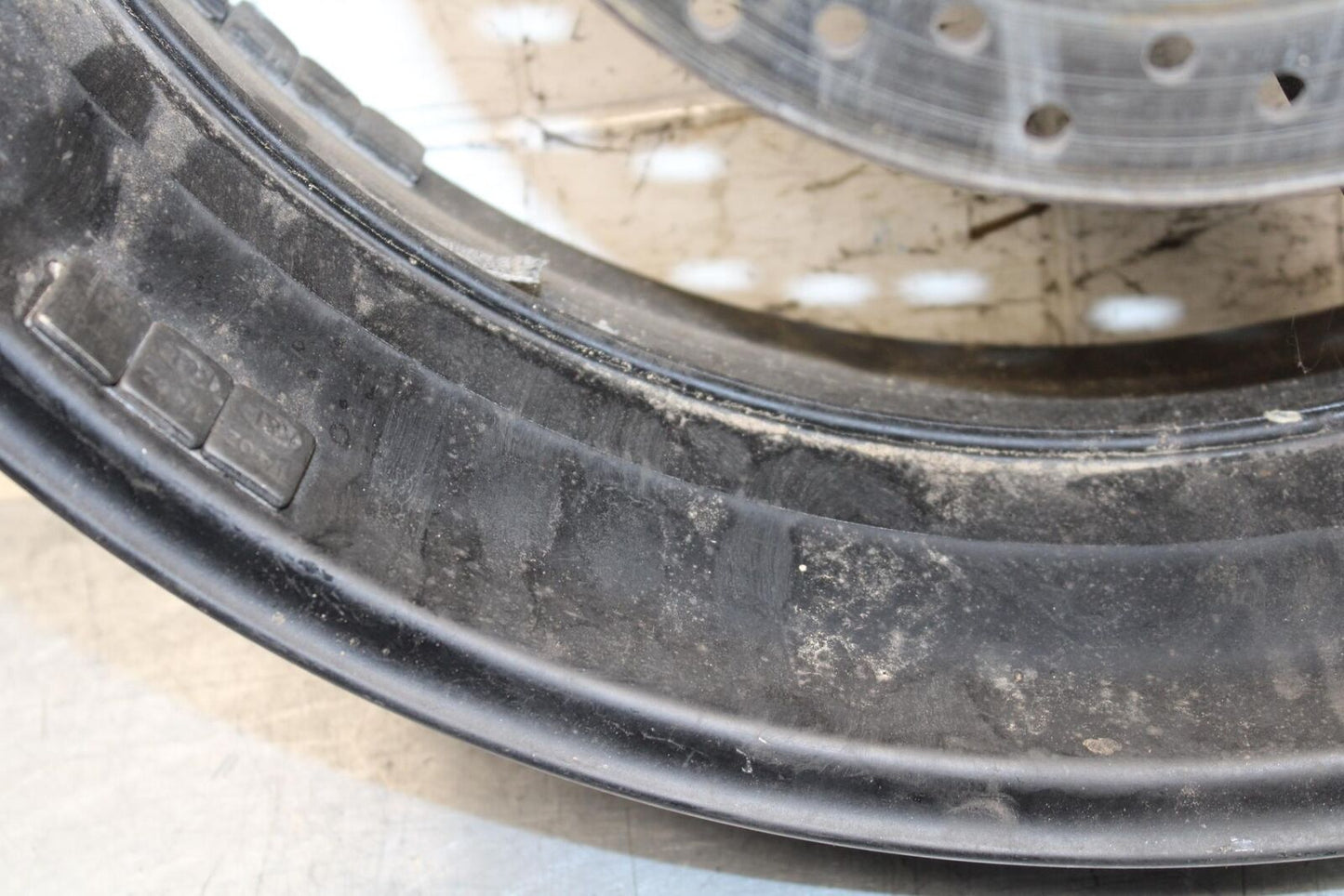 2000 Yamaha YZF R6 REAR ROTOR BACK BRAKE DISC AND REAR WHEEL BB558