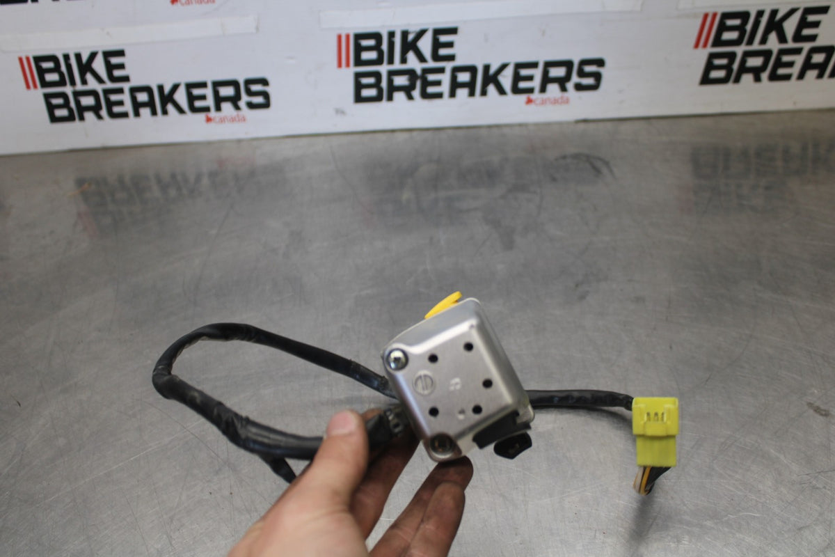 07 SUZUKI BOULEVARD M50 LEFT CLIP ON HANDLE HORN SIGNALS SWITCH SWITCHES BB897
