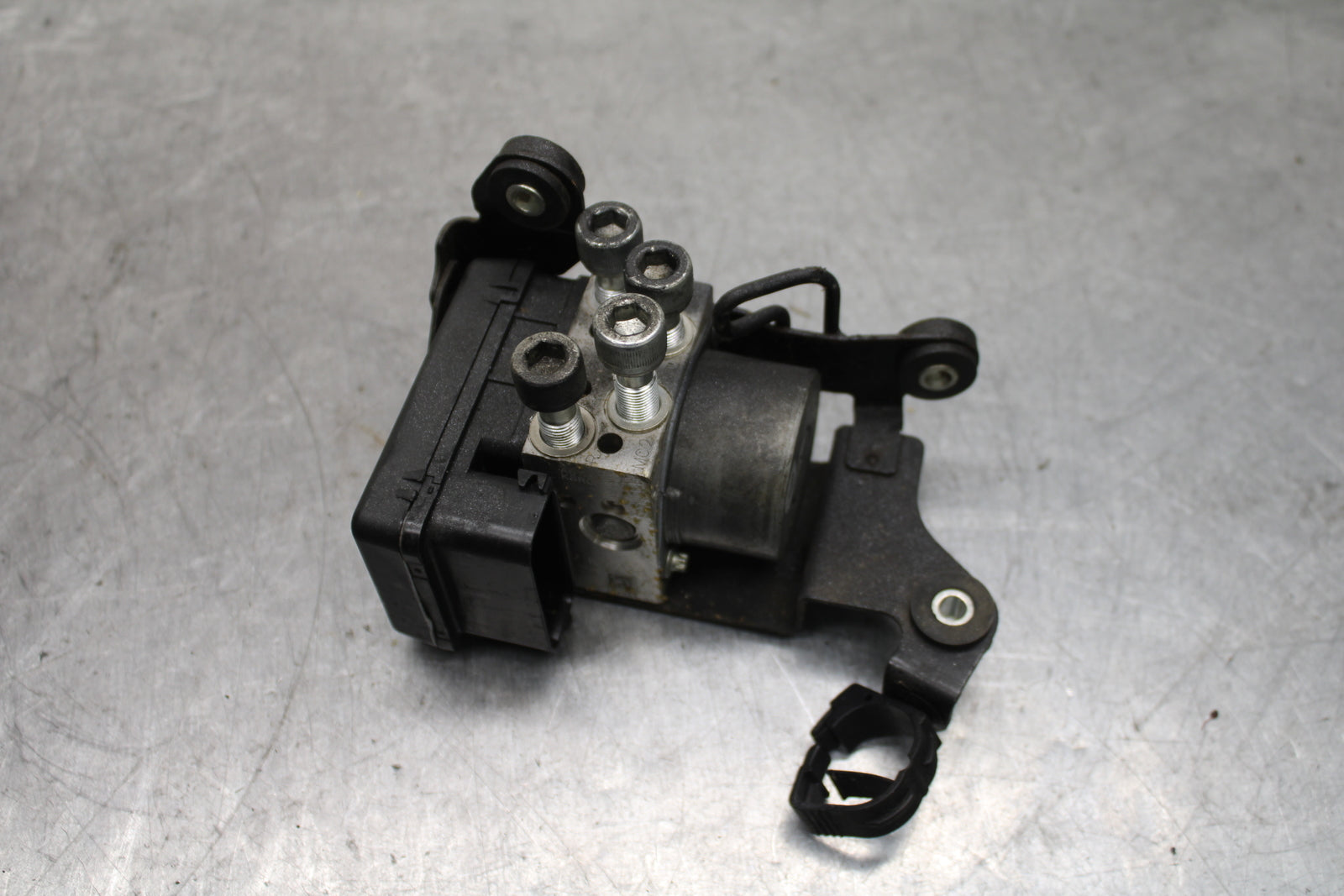 13-18 KAWASAKI NINJA ZX6R ABS PUMP UNIT MODULE BB118