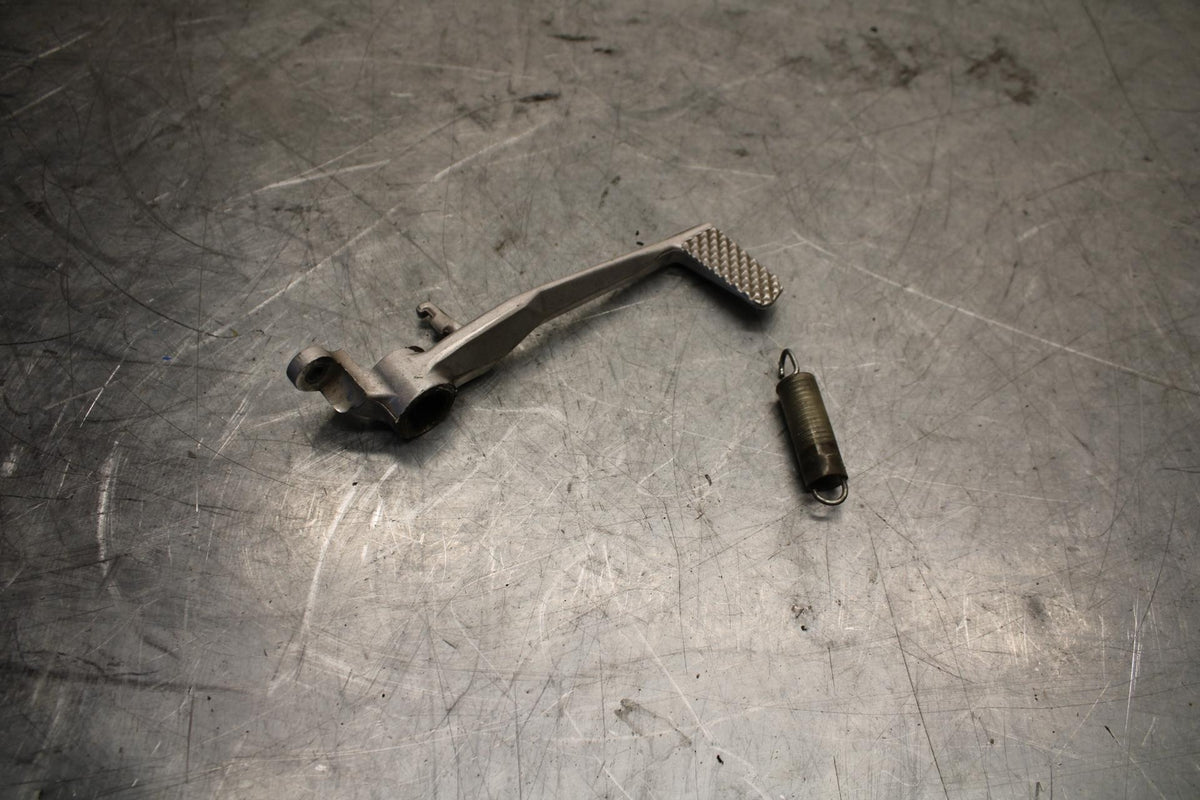 2008 Yamaha YZF R6 RIGHT REARSET BRAKE FOOT PEDAL 2C0-27211-00-00 BB521