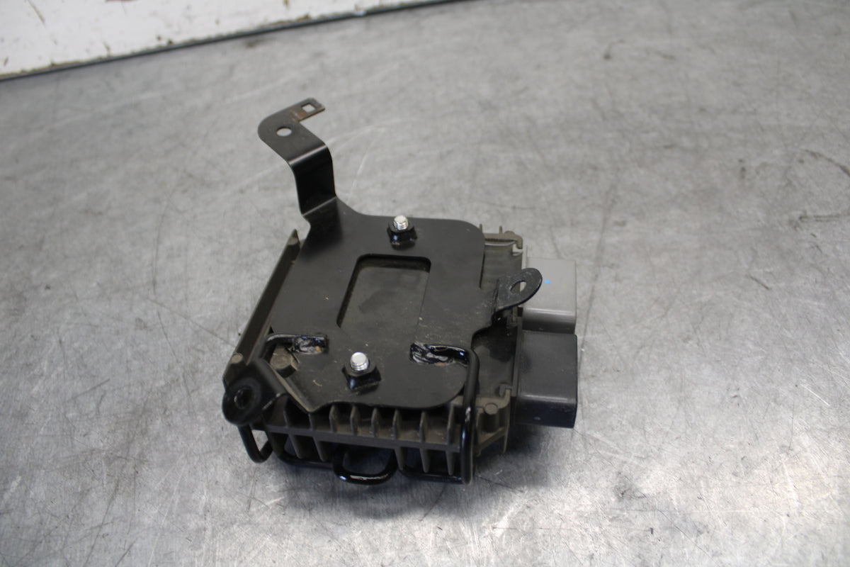 13-18 KAWASAKI NINJA ZX6R RECTIFIER VOLTAGE REGULATOR  BB682