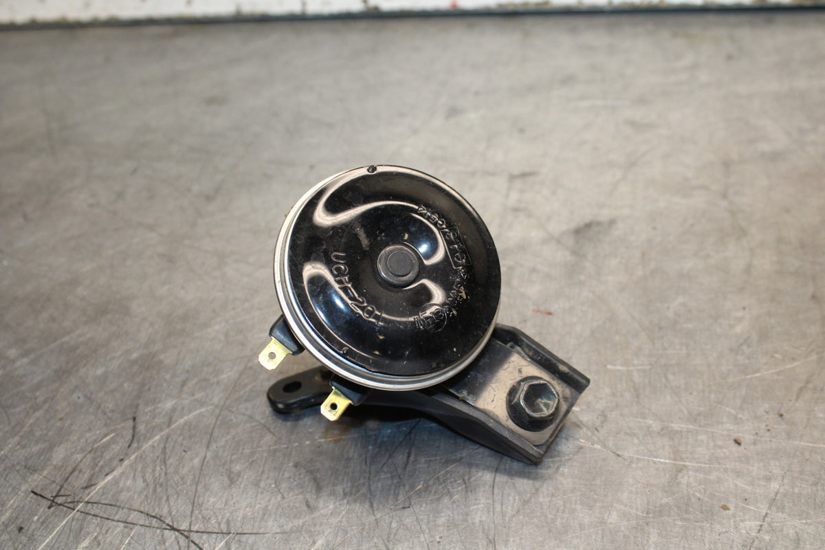 19-24 YAMAHA R3 HORN SIGNAL BB736