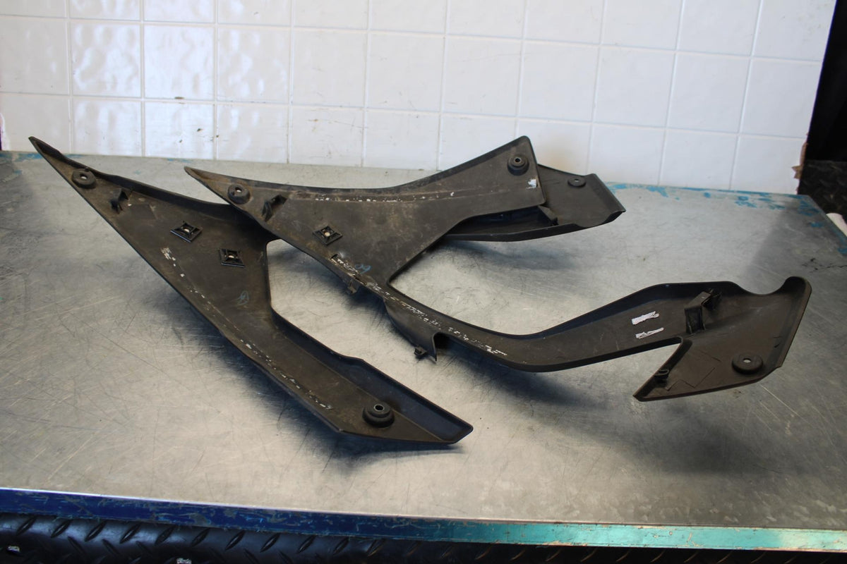 17-18 YAMAHA YZF R3 LOWER BOTTOM BELLY FAIRING COWL BB438 