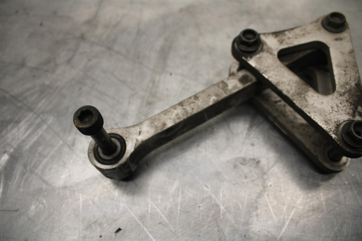 04-06 YAMAHA YZF R1 REAR DOGBONE SHOCK LINKAGE LINK 4B1-2217A-00-00 BB491
