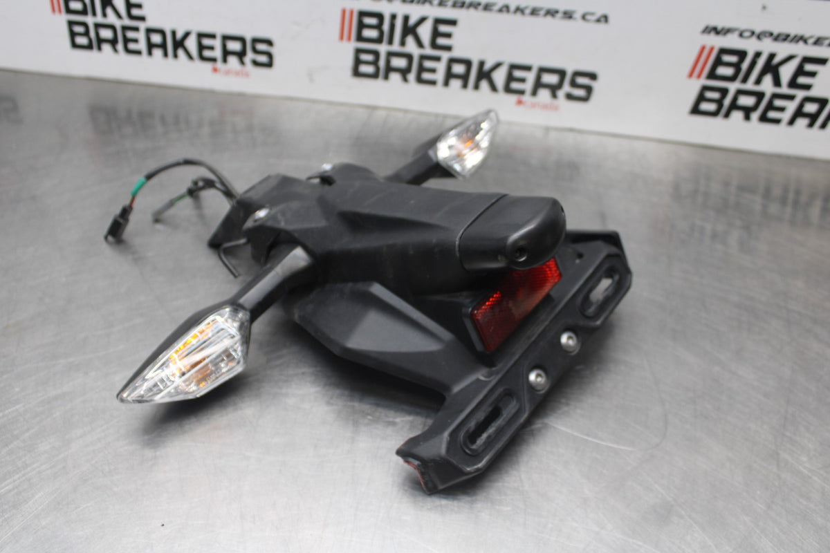 18-26 KAWASAKI Z400 REAR BACK FENDER MUD GUARD BB852