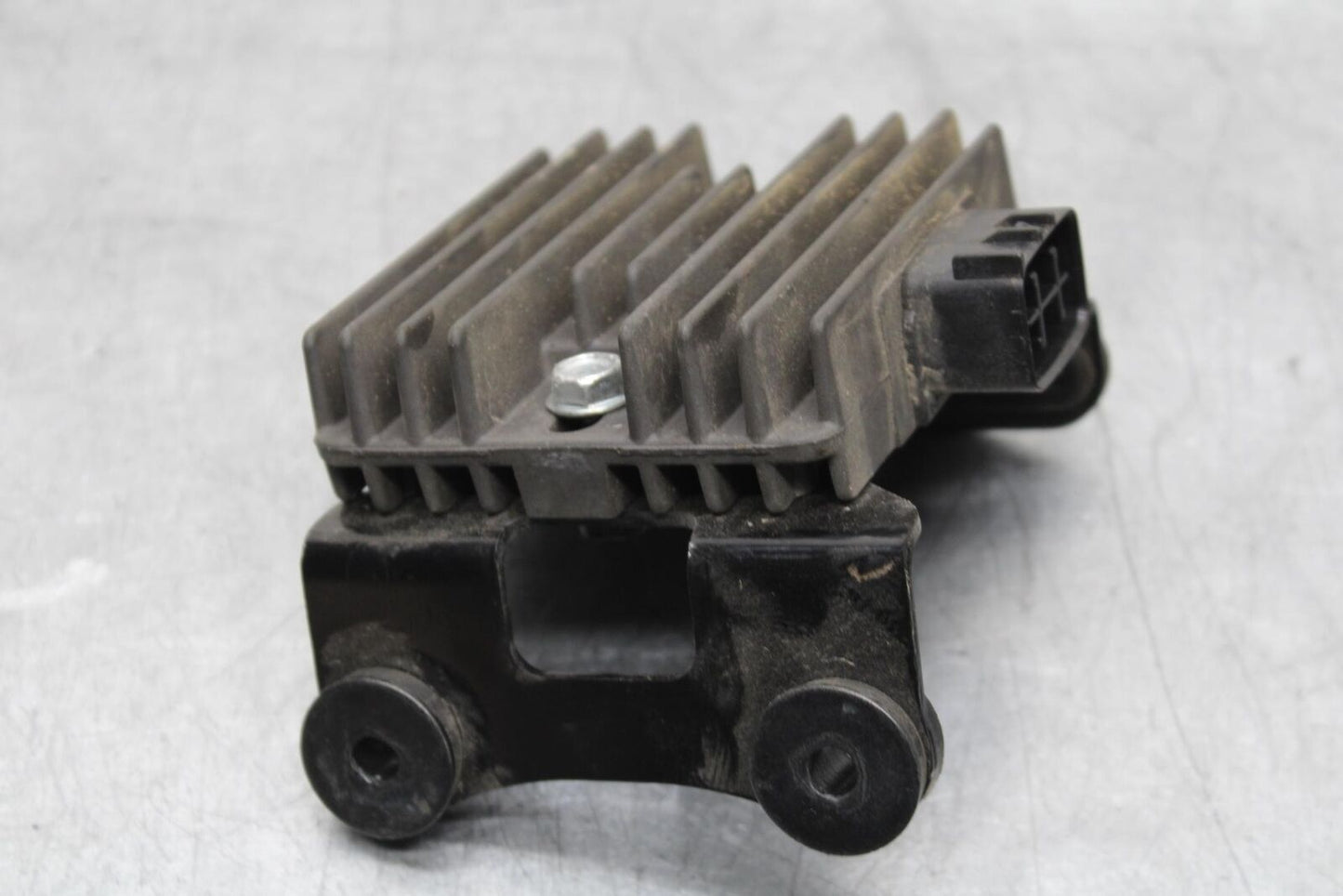 2014 Kawasaki Ninja 650 EX650E RECTIFIER VOLTAGE REGULATOR 21066-0033 BB569