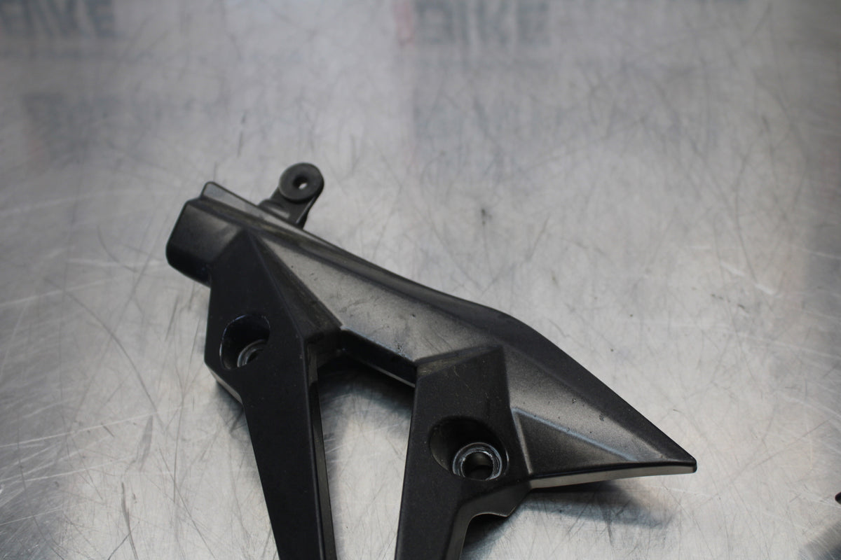 07 KAWASAKI Z1000 REAR BACK PASSENGER PEG SET PAIR BB148