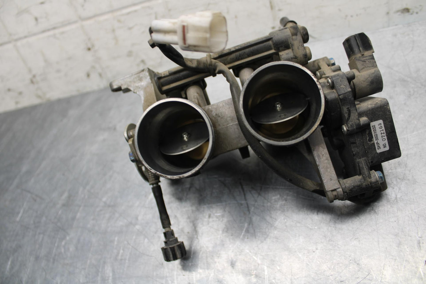 17 KAWASAKI VERSYS_X 300 MAIN FUEL INJECTORS / THROTTLE BODIES BB504