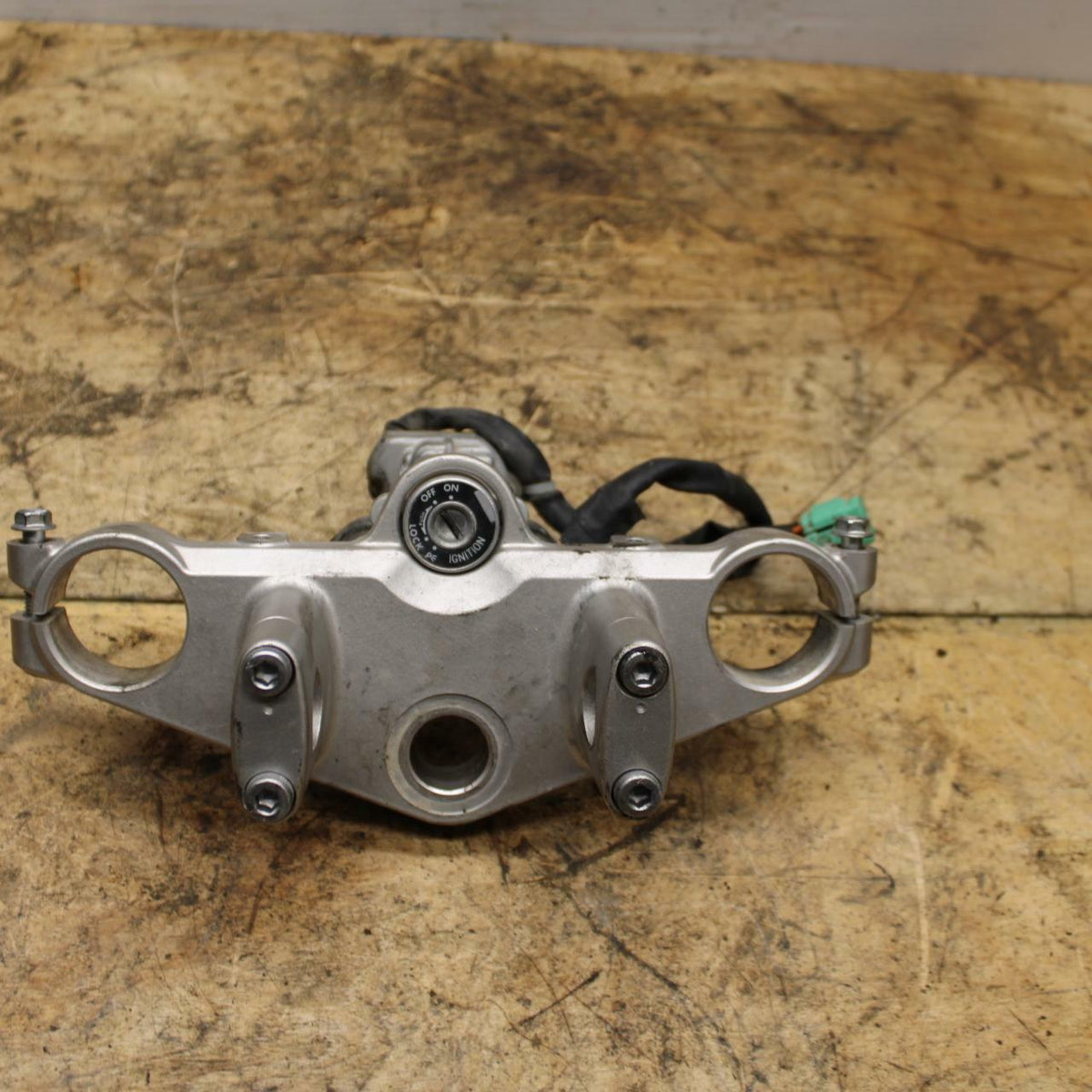 07-11 SUZUKI VSTROM 650 UPPER TREE IGNITION LOCK WITHOUT KEY BB340