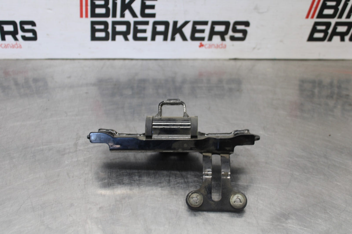 04-05 KAWASAKI NINJA ZX10R GAS TANK FUEL CELL RESERVOIR BRACKET MOUNT BB931