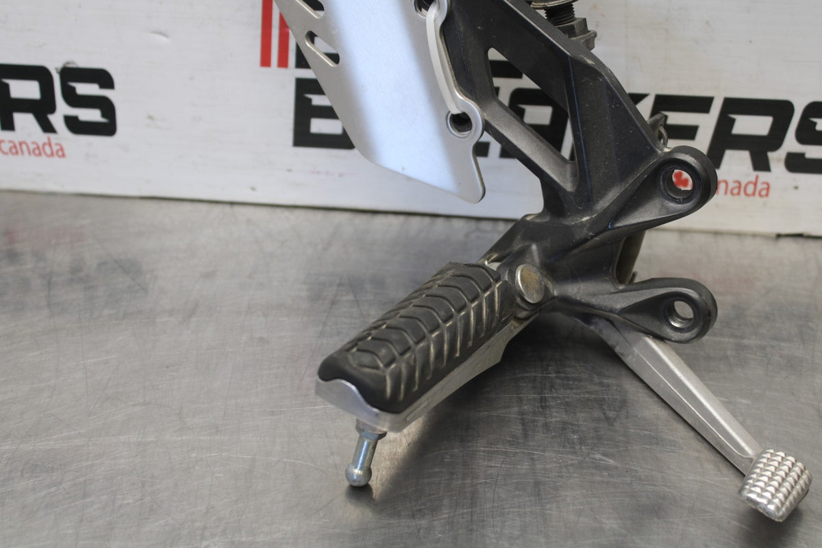 08-09 KAWASAKI NINJA ZX14R RIGHT REARSET REAR SET DRIVER FOOT PEG STOP BB932