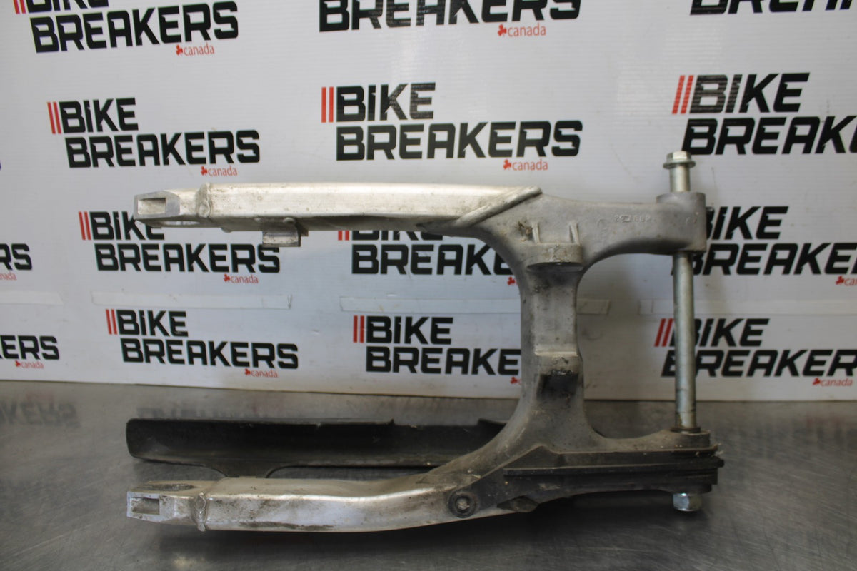 98-05 HONDA SUPER HAWK 1000 VTR1000F REAR SWINGARM SUSPENSION SWING ARM BB924