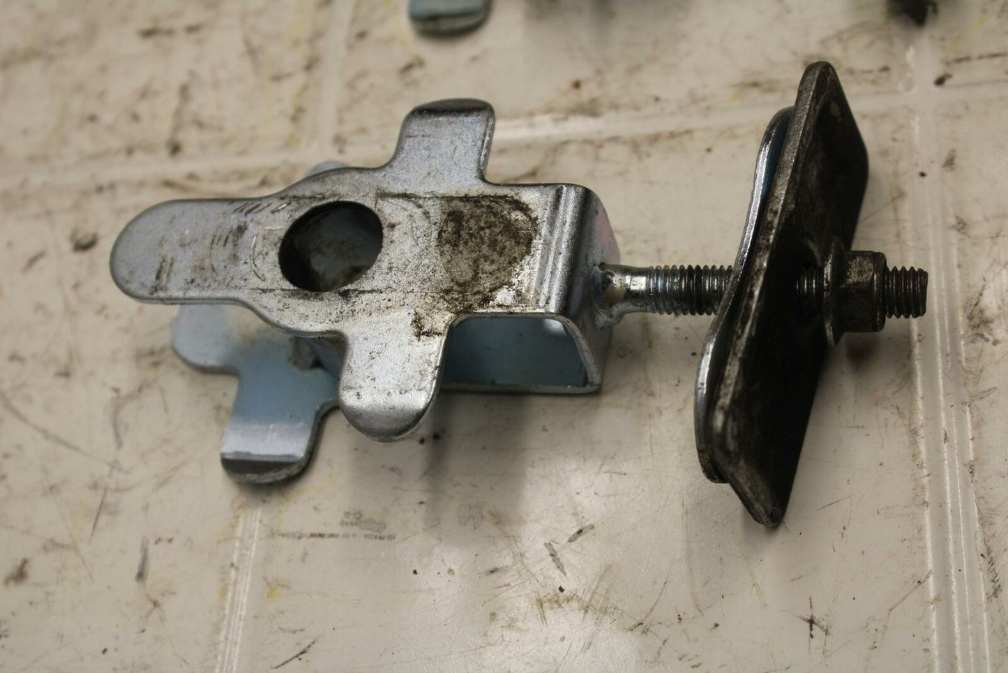 04-05 SUZUKI KATANA GSX750F SWINGARM CHAIN TENSIONER ADJUSTMENT BRACKETS  BB16