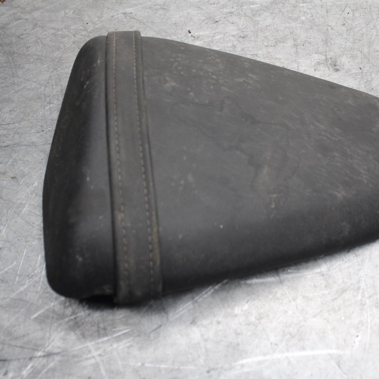 2009 Kawasaki Ninja ZX6R ZX600R REAR BACK PASSENGER TANDEM SEAT PAD SADDLE BB538